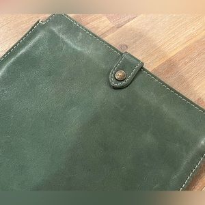 Portland Leather new computer sleeve, Olive